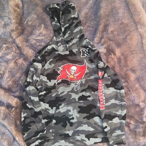 Tampa Bay Buccaneers Hoodie and Pants, Kids L